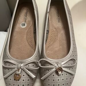 **Sale** EVERYTHING MUST GO-Women's Metallic Silver shoes. Very comfortable